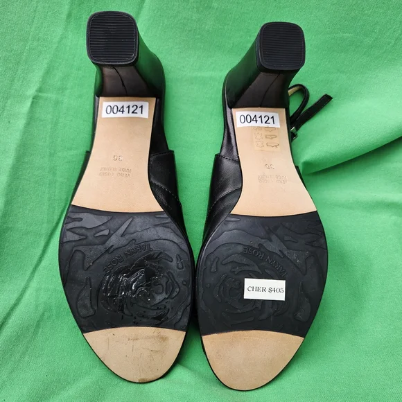 VINTAGE 2004Taryn Rose CHER-NAPPABlack Slingback Women's Shoes BRAND NEW
